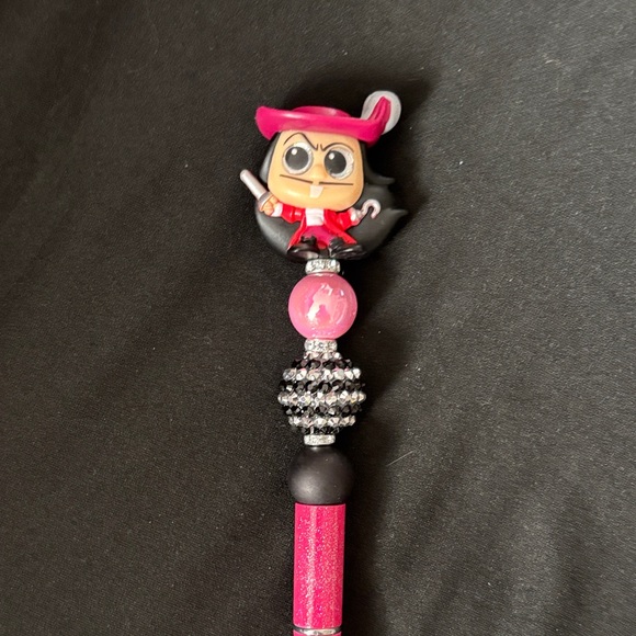 Handmade Disney Doorable Captain Hook Pen - Picture 2 of 5